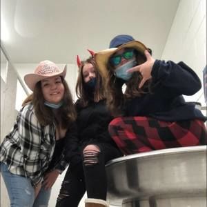 Meet your Posher, Bellaa